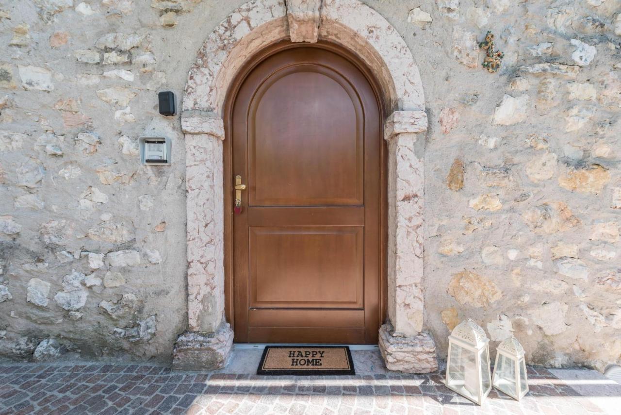 Appartamento Ania Vista Castello Тенно Экстерьер фото
